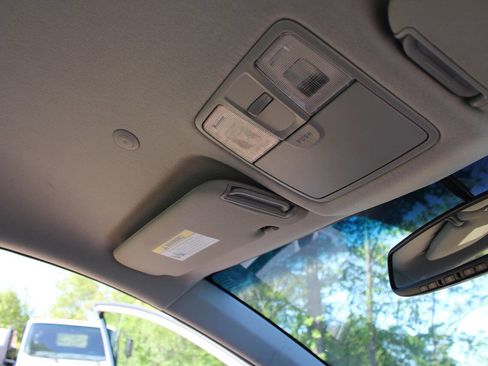 Used 2013 Hyundai Elantra GLS w/ Preferred Pkg image 40