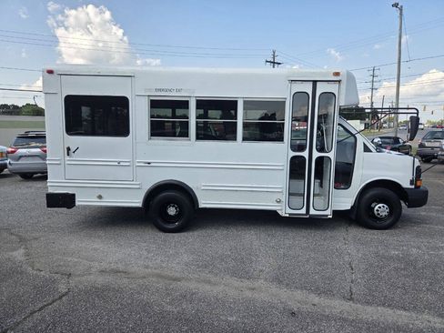 Used 2004 Chevrolet Express 3500 w/ School Bus Package RWD image 2