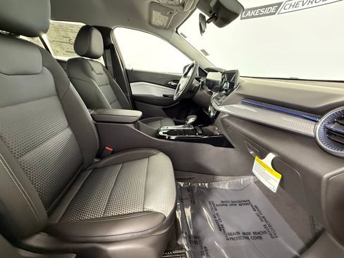 New 2026 Chevrolet Trax LT w/ Midnight Edition FWD image 16
