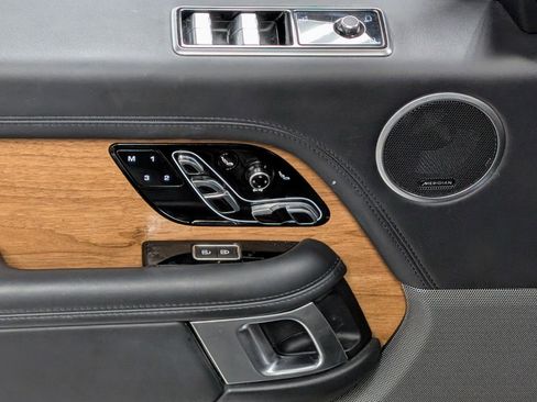 Used 2022 Land Rover Range Rover Autobiography image 13