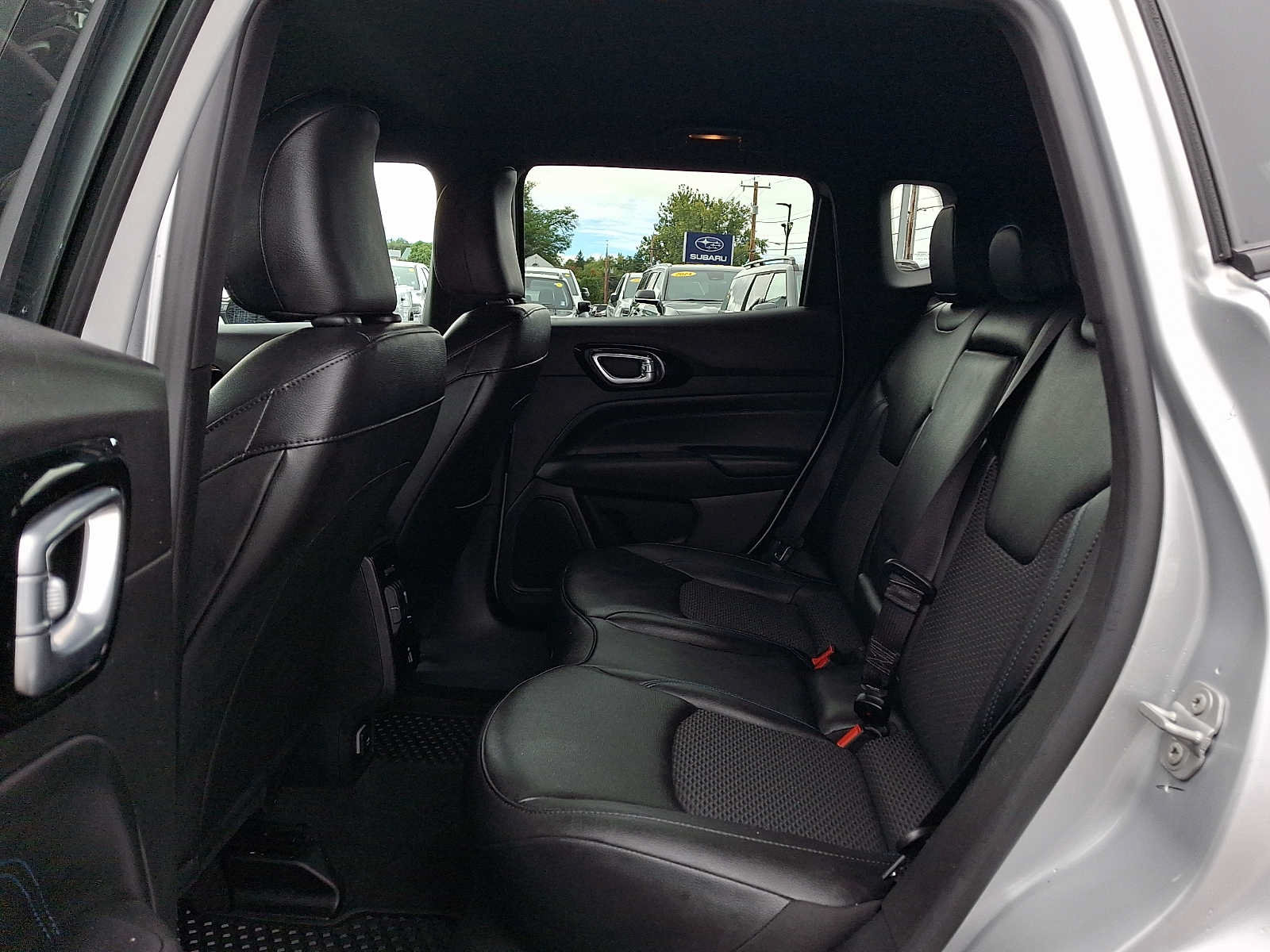 Certified 2025 Jeep Compass Latitude w/ Convenience Group AWD/4WD image 10