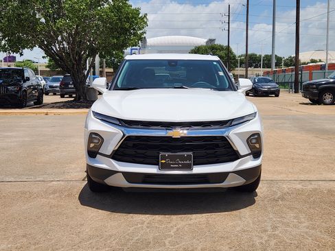 Used 2024 Chevrolet Blazer LT w/ Convenience Package FWD image 3