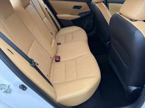 Used 2024 Nissan Sentra SV w/ SV Premium Package image 15