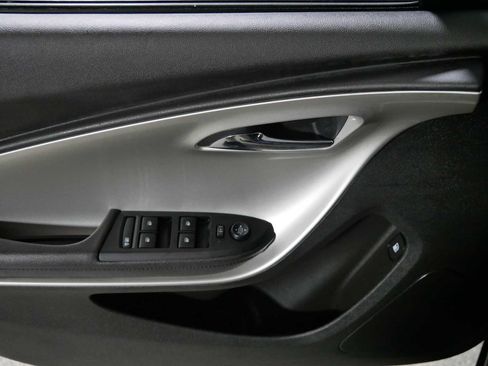 Used 2015 Chevrolet Volt w/ Enhanced Safety Package 1 FWD image 19