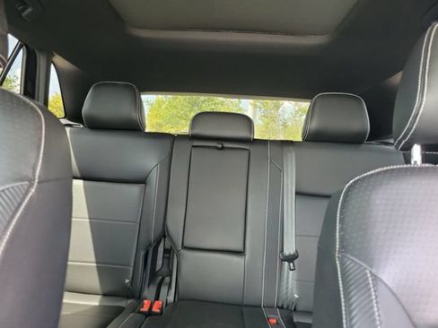 Used 2021 Volkswagen Atlas Cross Sport SE w/ Panoramic Sunroof Package FWD image 34