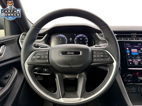 Certified 2025 Jeep Grand Cherokee Laredo X w/ Luxury Tech Group I AWD/4WD image 12