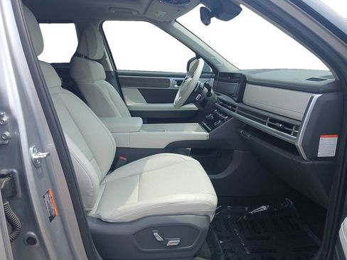 Used 2025 Hyundai Santa Fe Limited FWD image 15