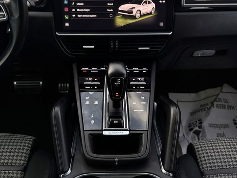 Used 2023 Porsche Cayenne Turbo S image 65
