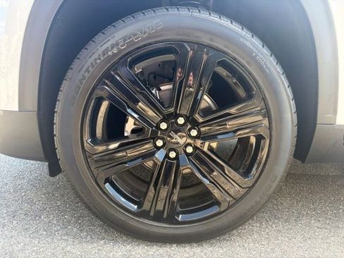 New 2026 GMC Acadia Elevation w/ Black Edition AWD/4WD image 8