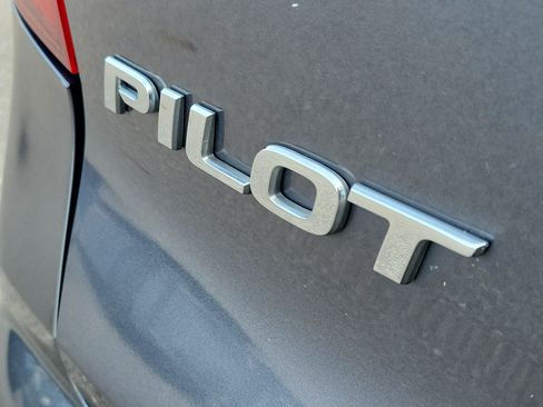 Used 2021 Honda Pilot EX image 8