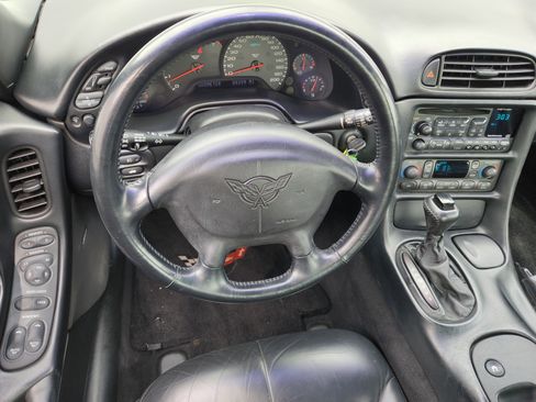 Used 1999 Chevrolet Corvette Coupe w/ Memory Pkg RWD image 27