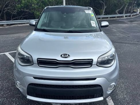Used 2017 Kia Soul + w/ Primo Package FWD image 2