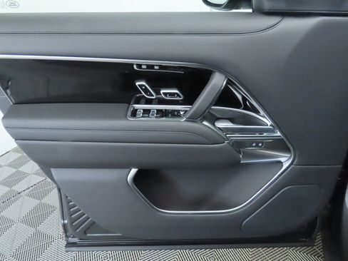 New 2026 Land Rover Range Rover Long Wheelbase SE image 25