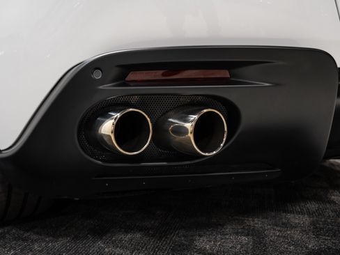 Used 2022 Ferrari Roma RWD image 17