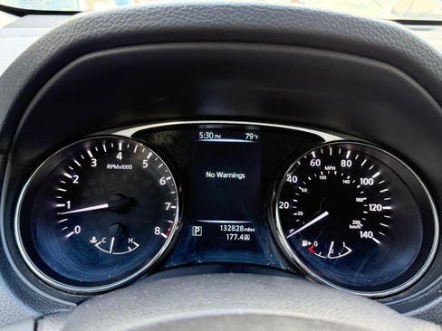 Used 2016 Nissan Rogue S image 45