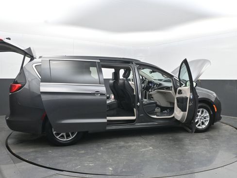 Used 2021 Chrysler Voyager Lxi image 49