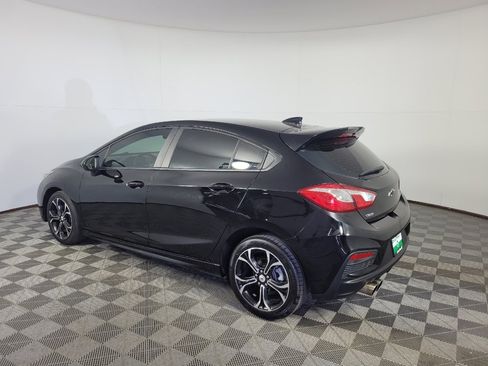 Used 2019 Chevrolet Cruze LT w/ RS Package FWD image 3