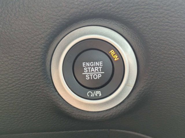 Used 2024 Chrysler Pacifica Limited w/ S Appearance Package FWD image 30