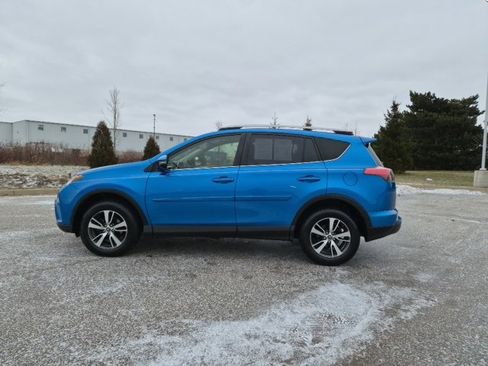 Used 2018 Toyota RAV4 XLE image 8