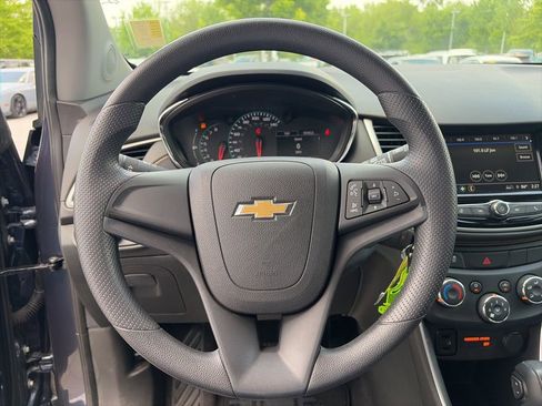 Used 2018 Chevrolet Trax LS w/ LPO, Cargo Package AWD/4WD image 16