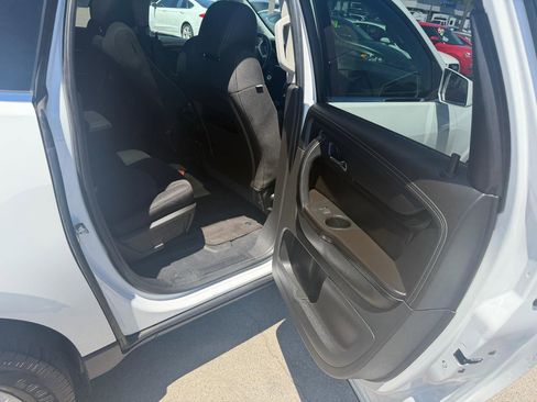 Used 2017 Chevrolet Traverse LT w/ Traveler's Package AWD/4WD image 13