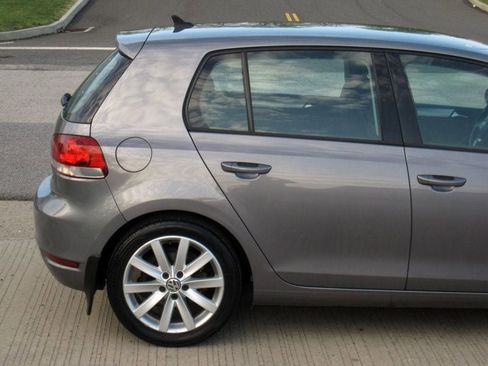 Used 2011 Volkswagen Golf TDI image 11