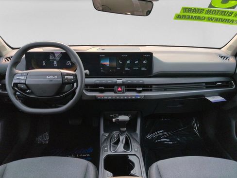 Used 2025 Kia K4 FWD image 18