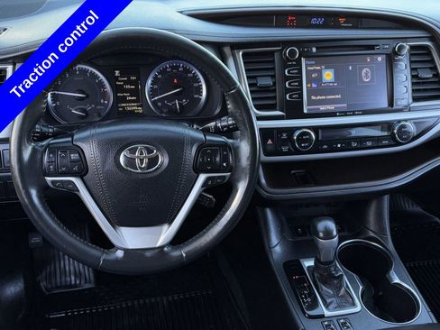 Used 2019 Toyota Highlander XLE image 15