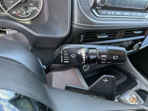 Used 2021 Nissan Rogue S FWD image 32
