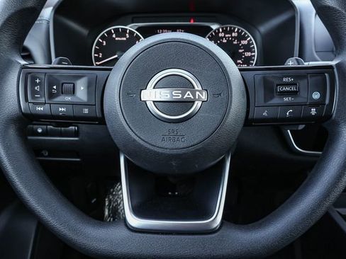 Used 2023 Nissan Rogue SV image 25