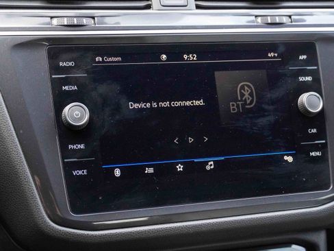 Used 2021 Volkswagen Tiguan SE R-Line image 25