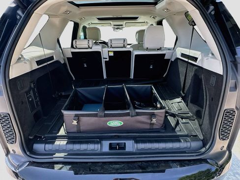 Certified 2025 Land Rover Discovery Dynamic SE AWD/4WD image 27
