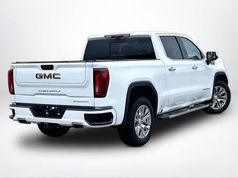Used 2022 GMC Sierra 1500 Denali w/ Technology Package AWD/4WD image 3