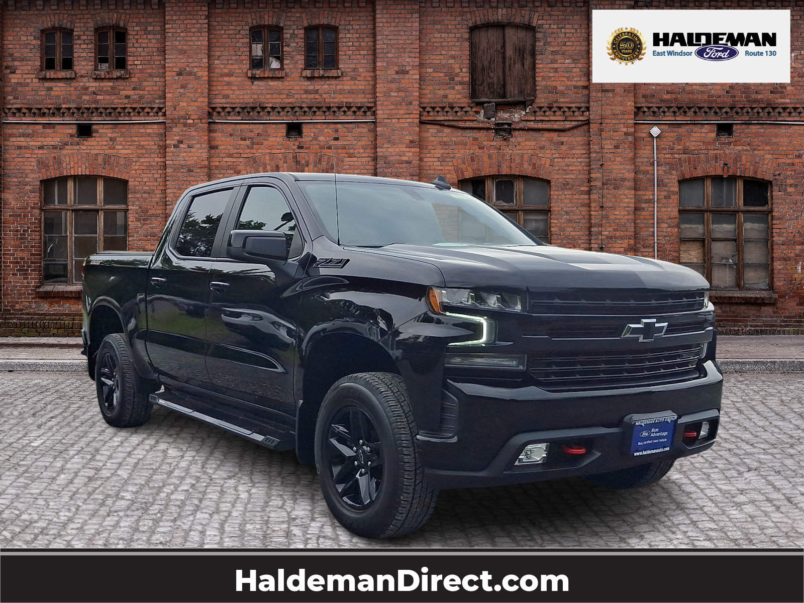 Used 2021 Chevrolet Silverado 1500 LT Trail Boss w/ Convenience Package II AWD/4WD image 1