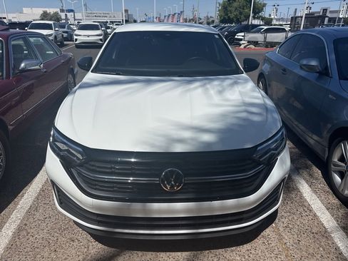 Certified 2024 Volkswagen Jetta Sport FWD image 9