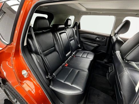 Used 2022 Nissan Rogue SL w/ SL Premium Package image 27