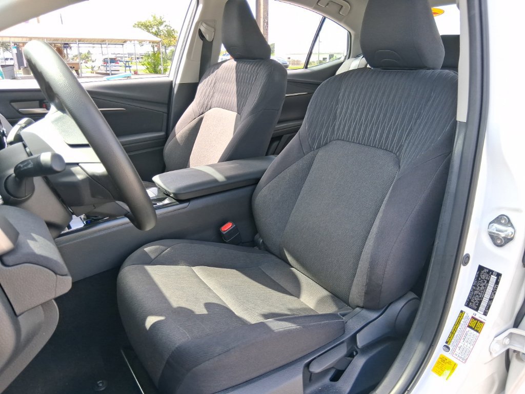 Used 2025 Toyota Camry LE FWD image 10