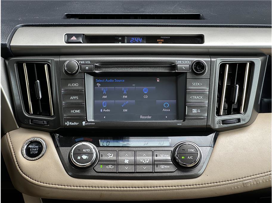 Used 2015 Toyota RAV4 Limited AWD/4WD image 23