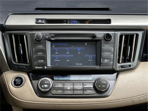 Used 2015 Toyota RAV4 Limited AWD/4WD image 23