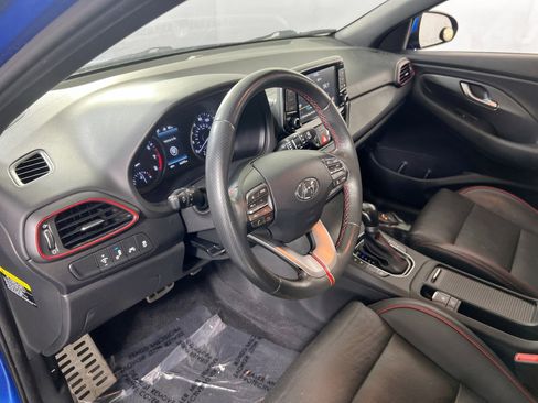 Used 2018 Hyundai Elantra GT Sport w/ Sport Tech Package 04 image 9