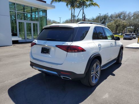 Used 2022 Mercedes-Benz GLE 350 4MATIC w/ Premium Package image 4