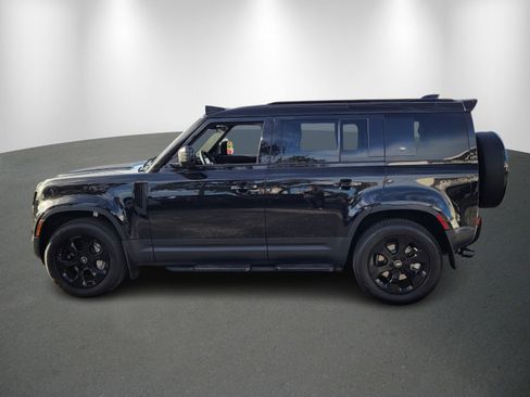 Used 2024 Land Rover Defender 110 S image 4