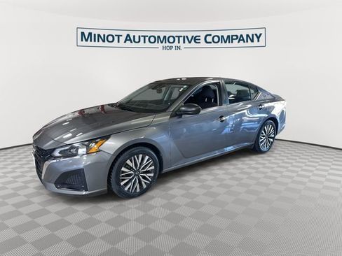 Used 2024 Nissan Altima 2.5 SV FWD image 4