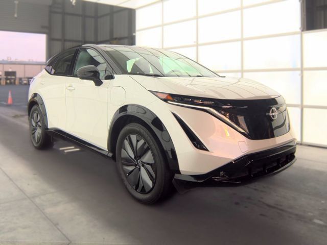 Used 2024 Nissan Ariya AWD image 3