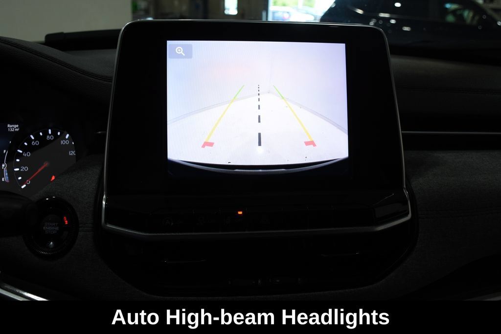 Used 2025 Jeep Compass Latitude w/ Sun & Sound Group AWD/4WD image 23