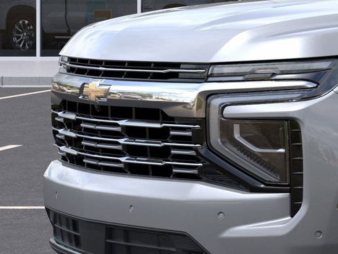 New 2025 Chevrolet Suburban Premier image 26