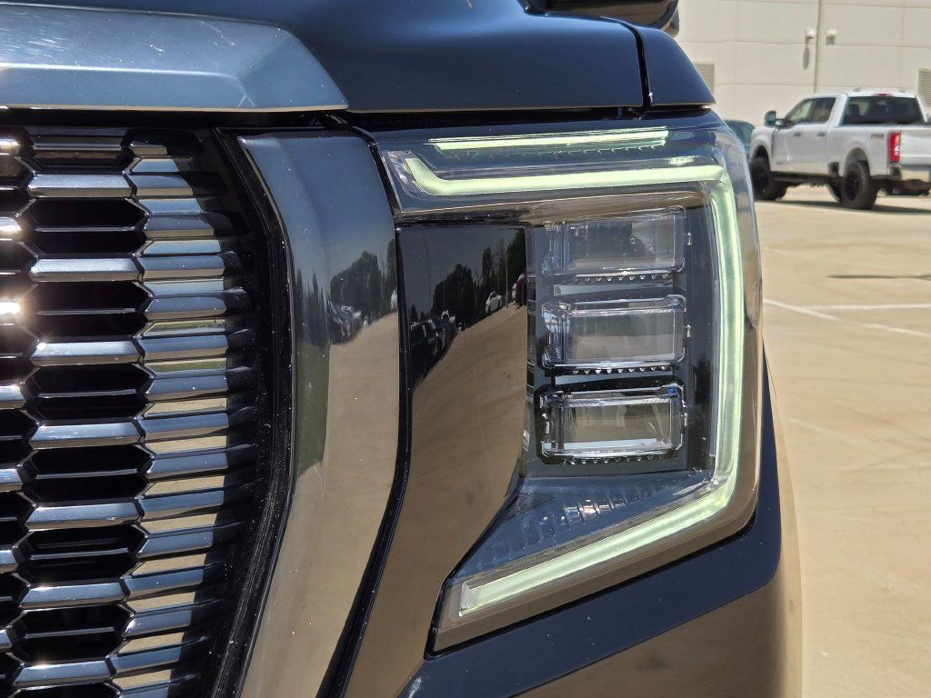 Used 2023 GMC Yukon Denali Ultimate AWD/4WD image 36