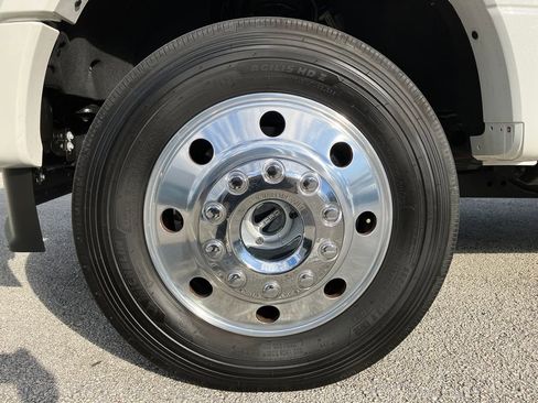 Certified 2022 Ford F450 Platinum w/ FX4 Off-Road Package image 14