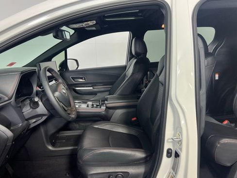 Used 2025 Toyota Sienna XSE image 21