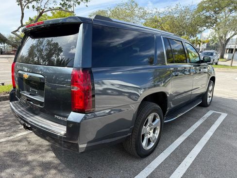 Used 2019 Chevrolet Suburban Premier RWD image 7
